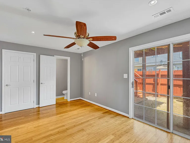 9456 Sea Breeze Ct — Photo 9