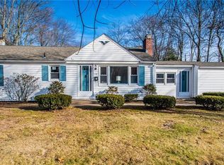 118 Candlewood Dr, Bristol, CT 06010