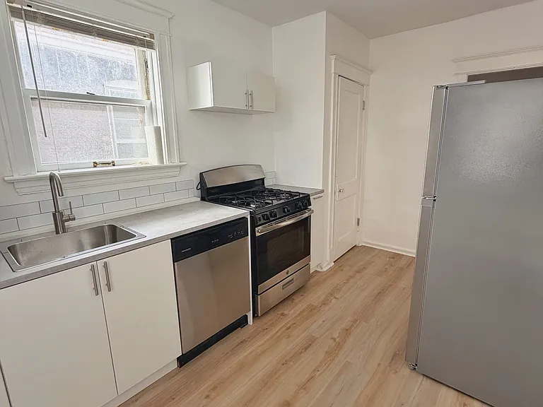 724 Heman Ave #1 — Photo 8