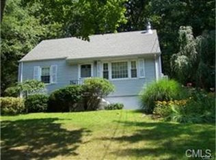 57 Nonopoge Rd, Fairfield, CT 06825