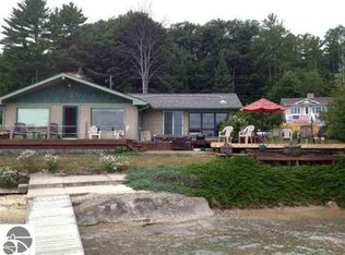 12501 SW Torch Lake Dr, Rapid city, MI 49676