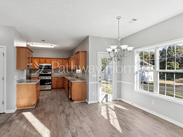 7356 Ledgestone Ln — Photo 8