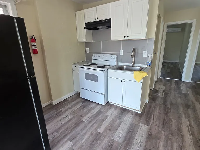 77 Mill St #3 — Photo 4