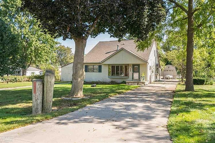 1st image of 39664 Shoreline Dr