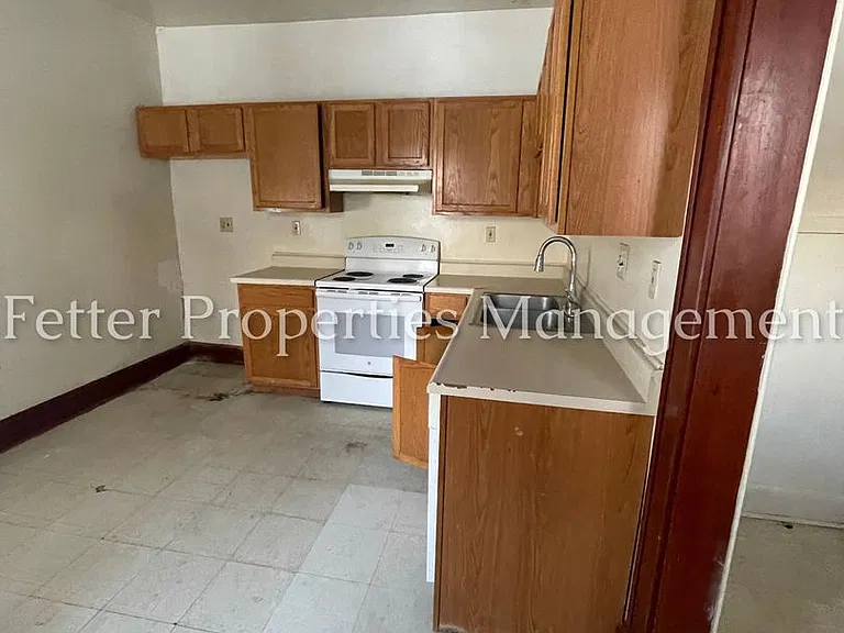 1651 Burdette Ave — Photo 7