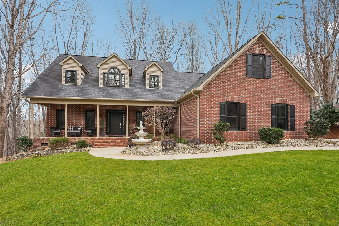 Terrill Ridge Dr-S2301-001.jpg