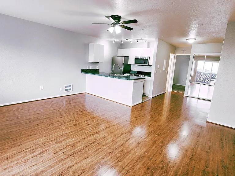 Hawaiian Apartments — Photo 48