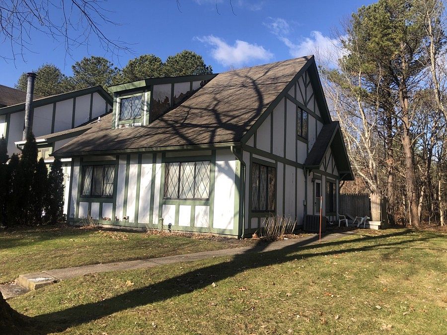 2nd image of 162 Eagle Hill Ct