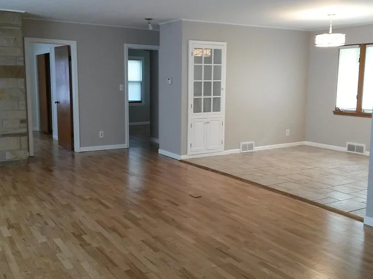 1279 Pontiac Rd — Photo 11