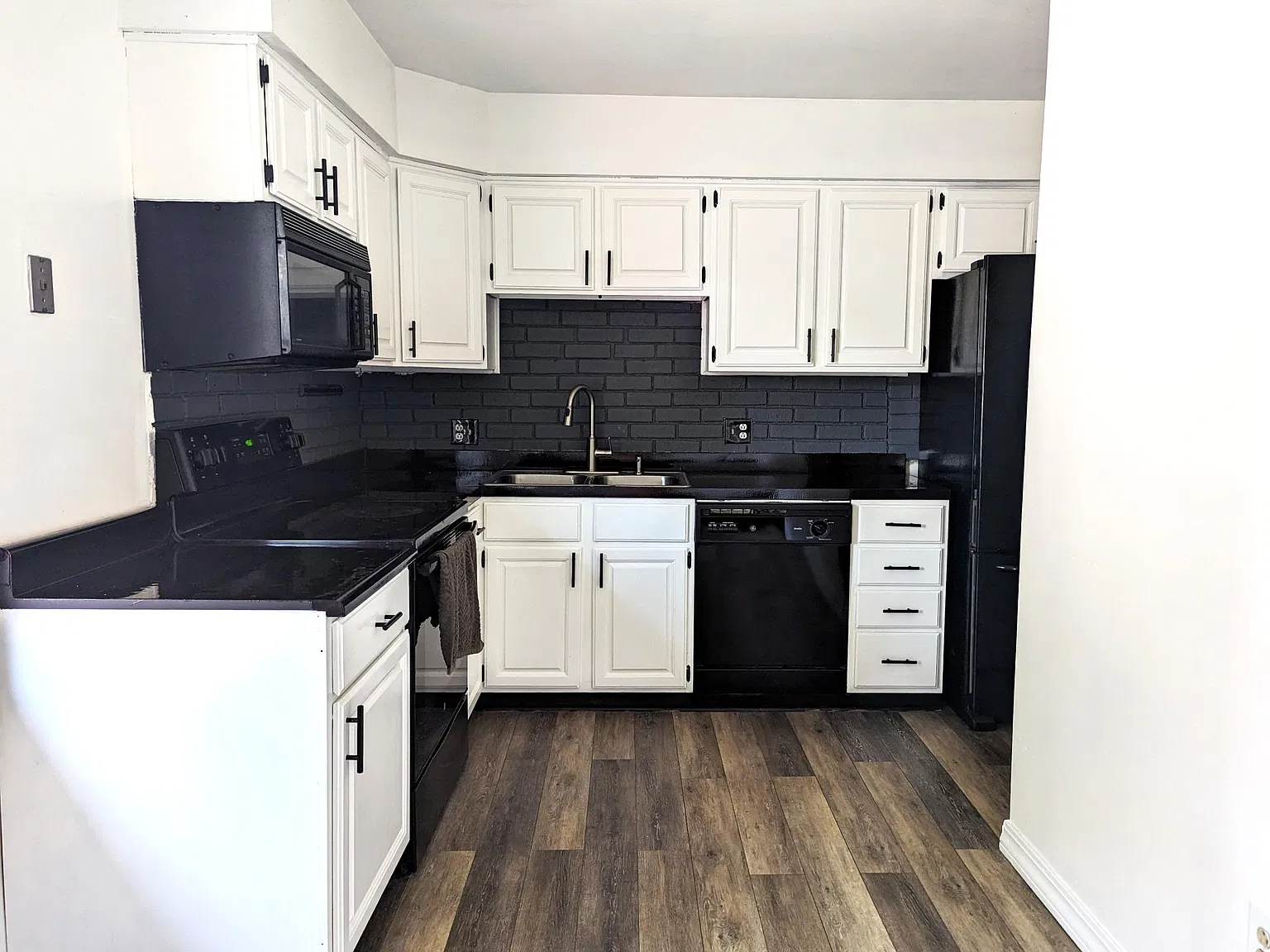 145 Birchcrest Dr — Photo 3