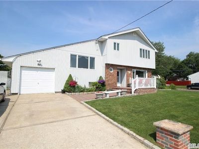 29 Woodward Pkwy, Farmingdale, NY, 11735