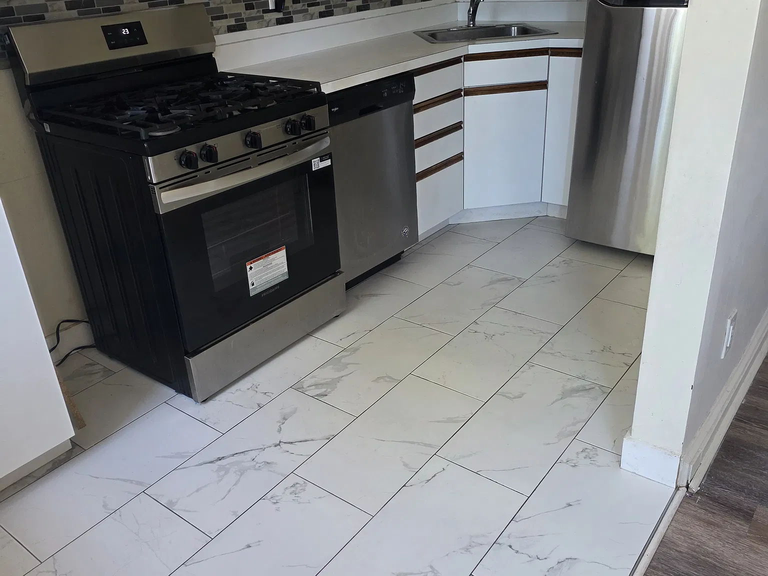 3 bed, 1.5 bath, 1152 sqft, $1,950 — Photo 4