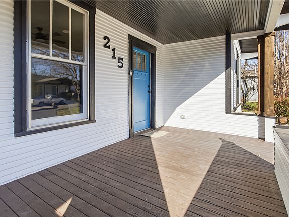 4th image of 215 E 12th St