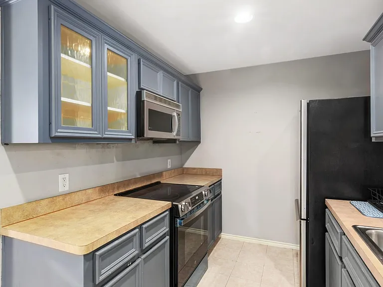 2236 Ann St — Photo 9