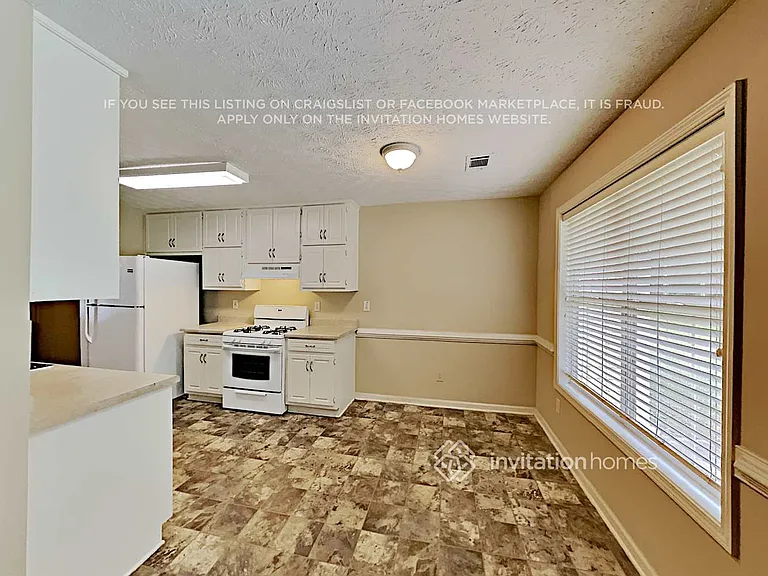 400 Freedom Dr — Photo 9