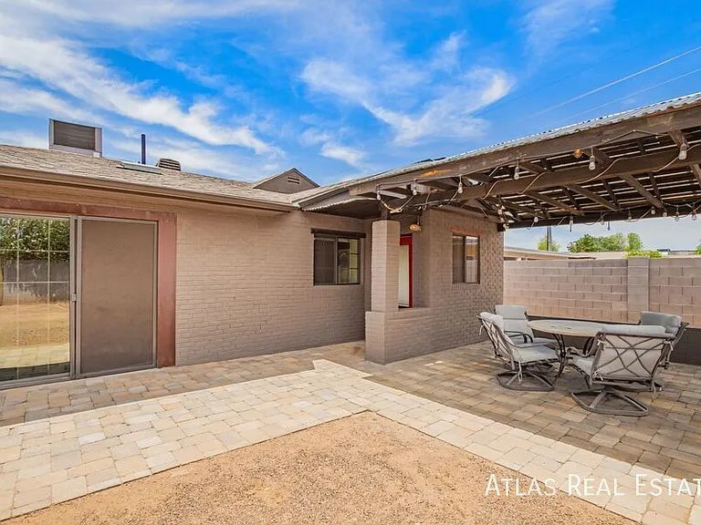 224 W Montecito Ave — Photo 34
