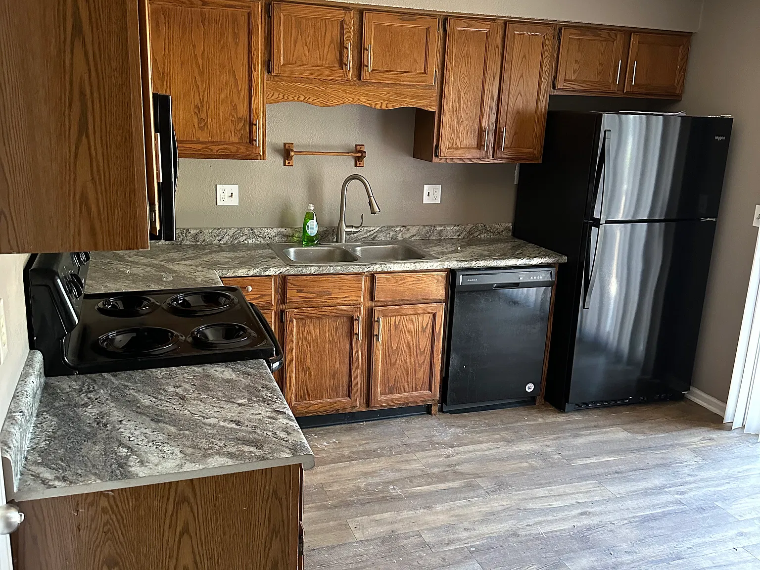 3 bed, 1800 sqft, $1,600 — Photo 1