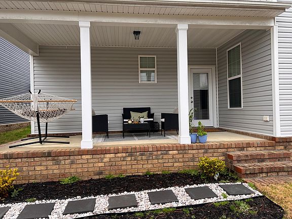 4th image of 1407 Waltham Ln