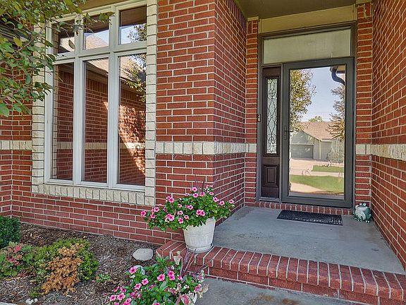 2nd image of 4318 N Barton Creek Cir