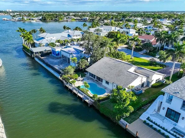 675 15th AVE S, NAPLES, FL 34102