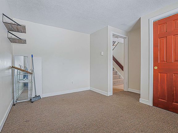 5th image of 25 Eastside Lane #15