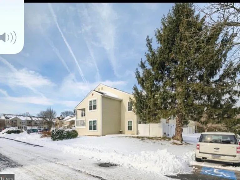 1008 Beacon Hill Dr #1008 — Photo 11