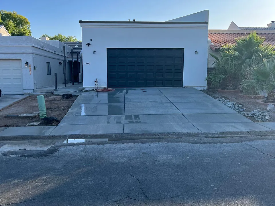 2799 Country Club Dr