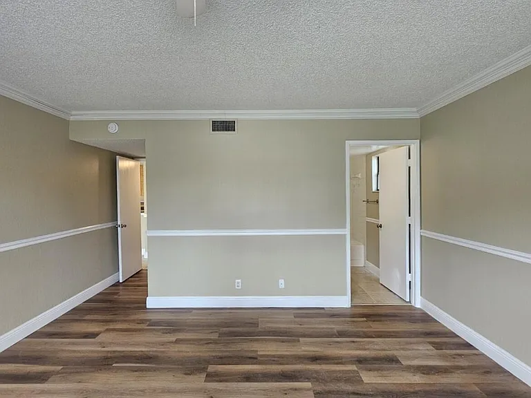 1440 Windorah Way #B — Photo 15