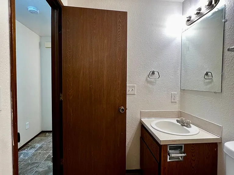 1316 Garfield Ave — Photo 10