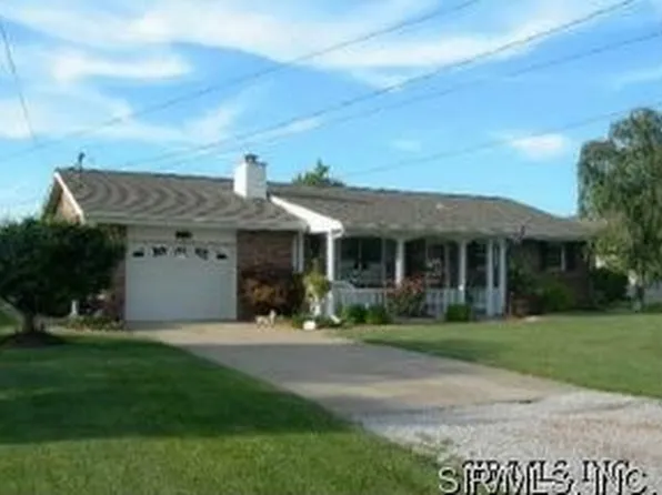 605 W Oak St, Gillespie, IL 62033