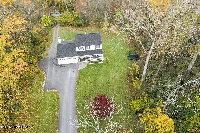 3rd image of 9 Brackett Avenue