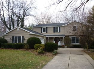 570 Marygate Dr, Bay Village, OH 44140