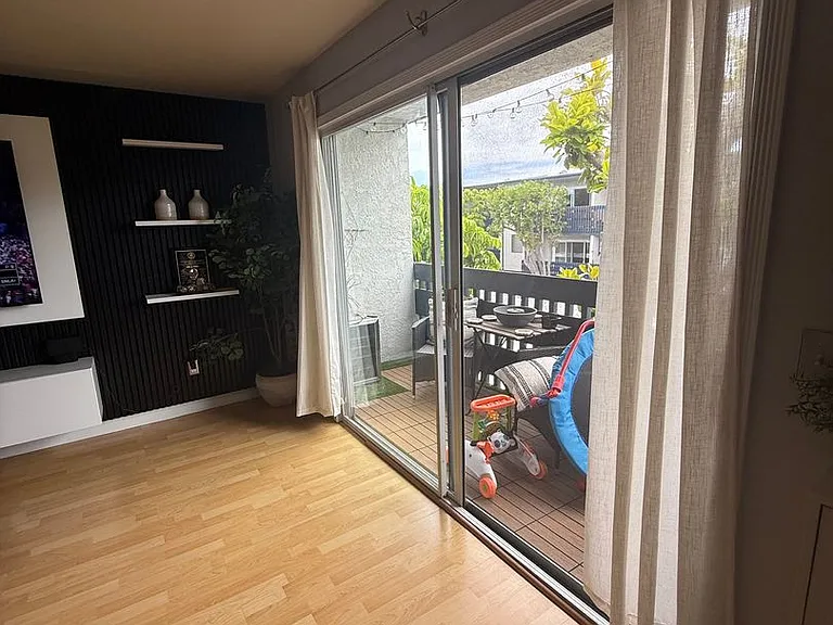25930 Narbonne Ave #110 — Photo 8