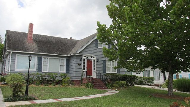 1st image of 834 Campbell Ave