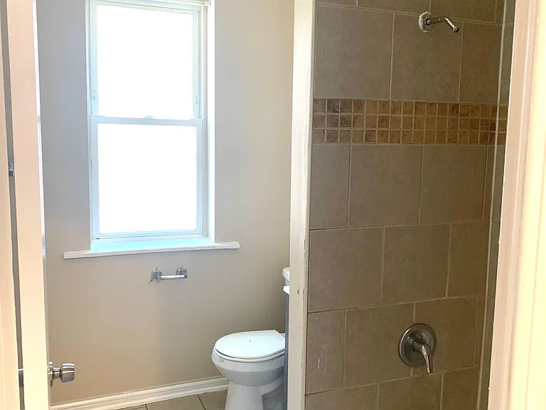 7018 S Sangamon St #2 — Photo 12