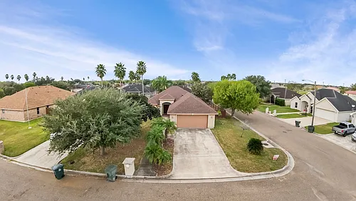 610 Violet Ln Photo 1