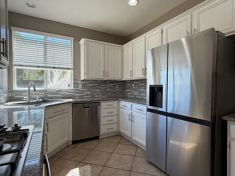 4725 Driftwood Way — Photo 13