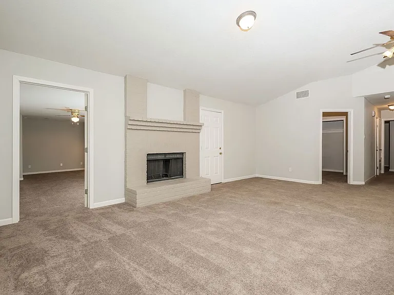 2730 Bear Springs Dr — Photo 8