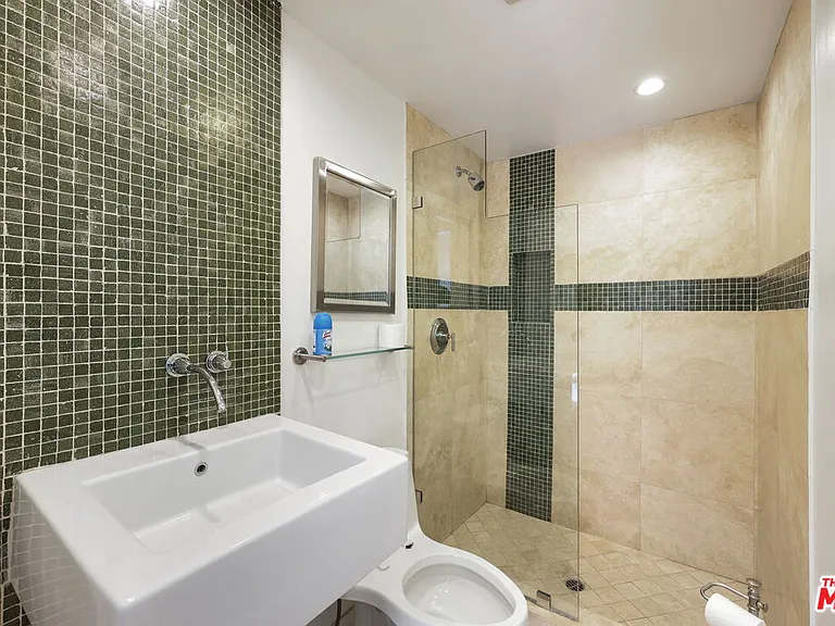 723 Westmount Dr #206 — Photo 16