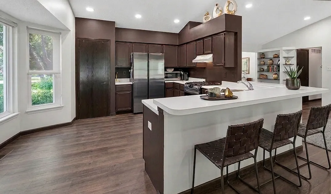 4 bed, 2380 sqft, $2,850 — Photo 4