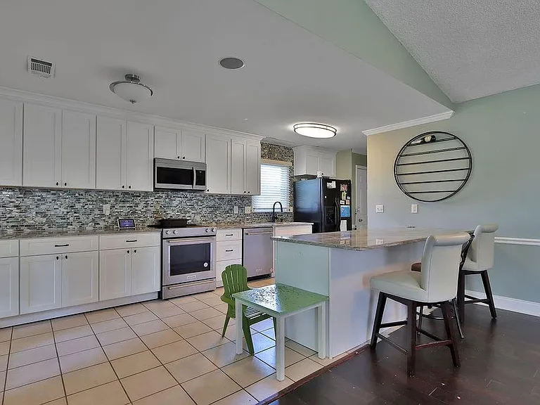 2348 Planters Cove Dr — Photo 18