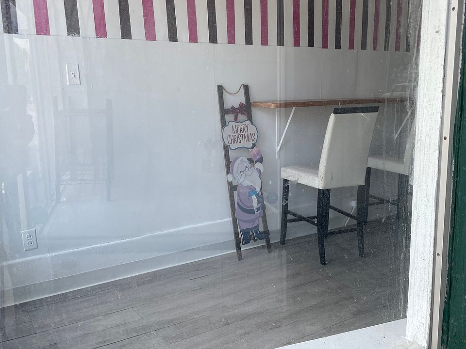 2nd image of 1983 S Park Ave #1