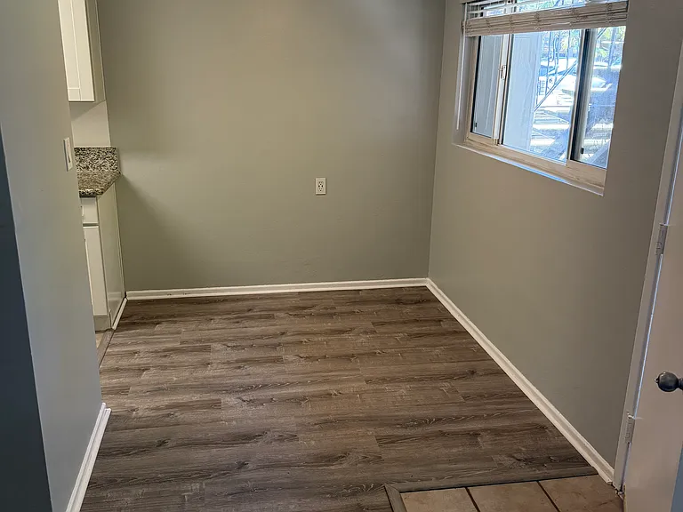 409 Bonair St #2 — Photo 8