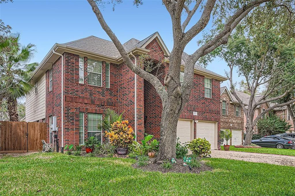 4 bed, 3.5 bath, 2668 sqft, $2,780 — Photo 2