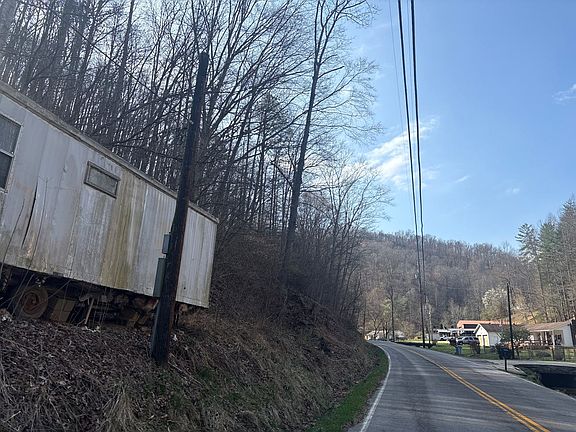 5th image of 3129 Brushy Rd