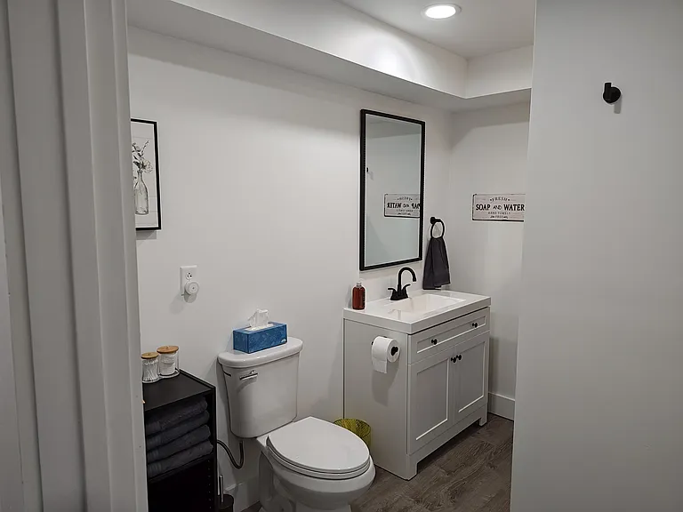 200 W Walnut St #4 — Photo 8