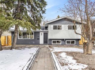347 Queensland Dr SE, Calgary, AB T2J 3R6