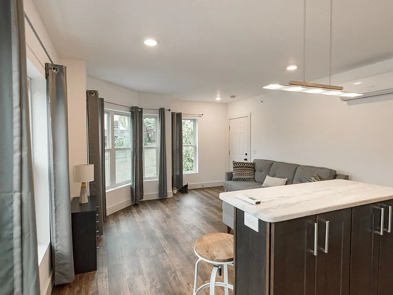 707 E Seneca St. — Photo 19
