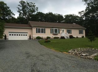 213 White Tail Ln, Dingmans Ferry, PA 18328