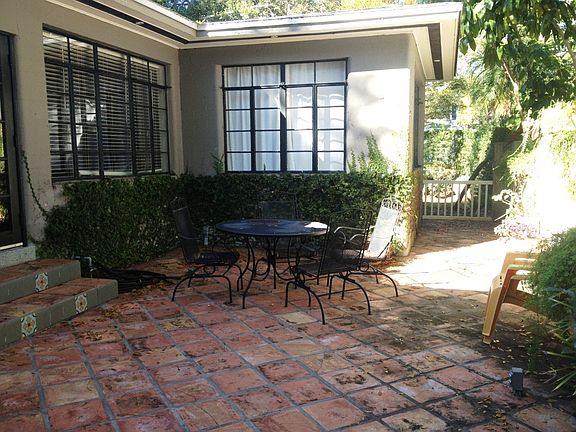 Side Patio (1 of 3)